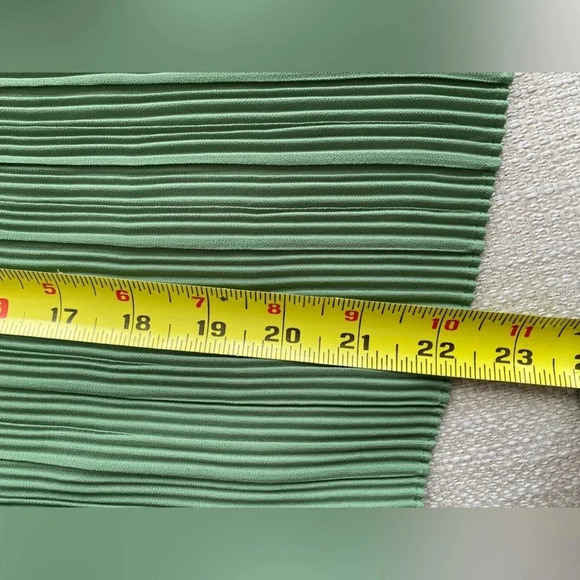 MISA Top Women’s Large One Shoulder Green Blouse Pleated - Picture 8 of 8